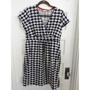 Scalloped navy and white dress